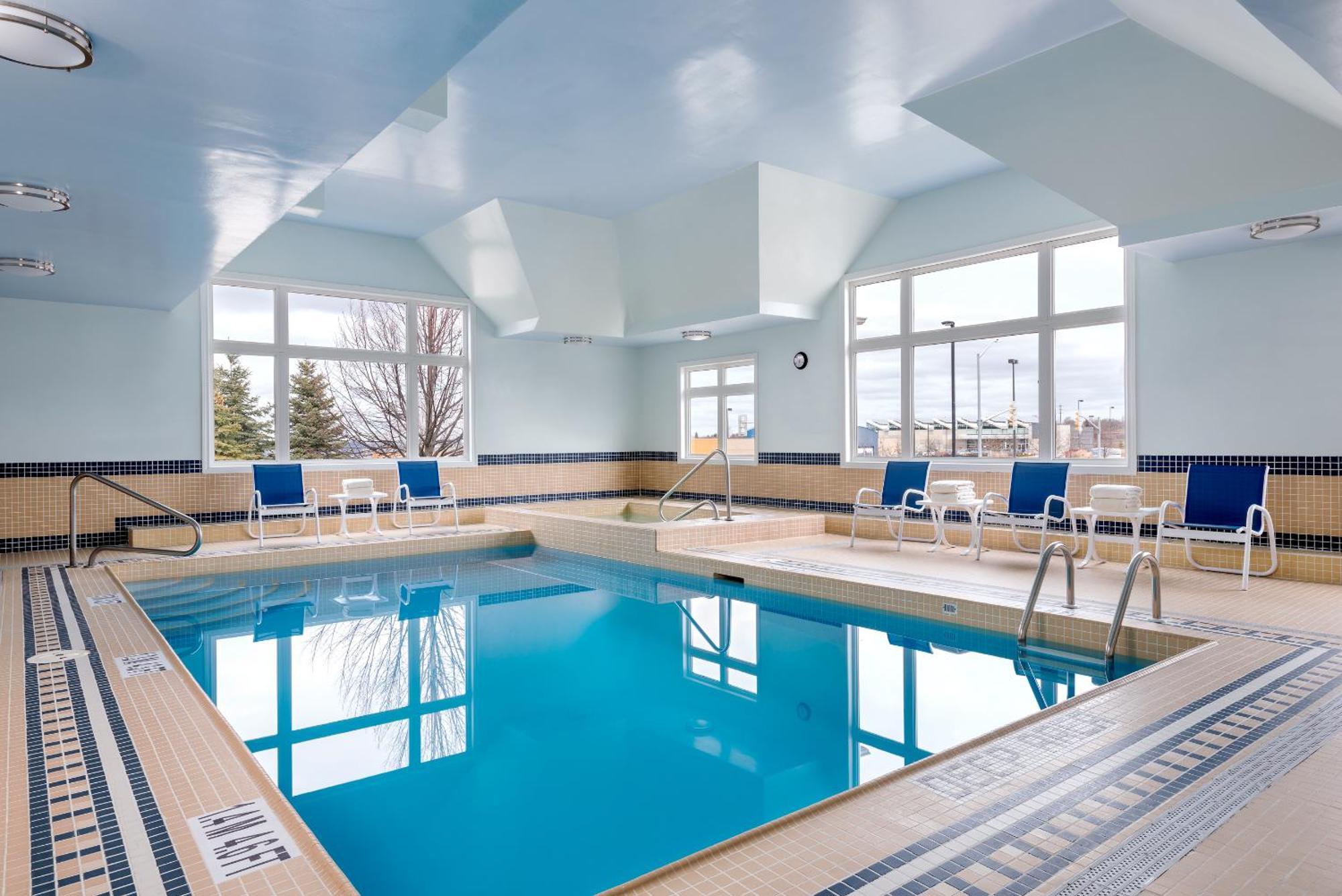 Four Points By Sheraton Barrie Exteriör bild