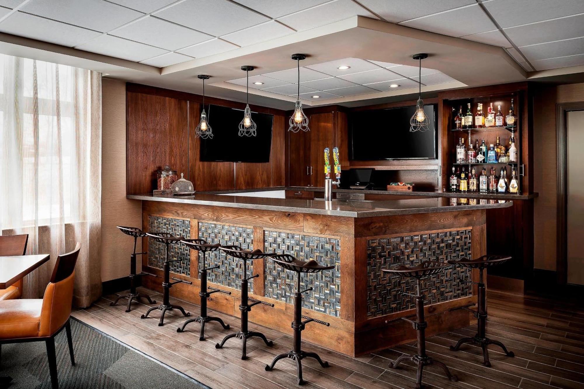 Four Points By Sheraton Barrie Exteriör bild